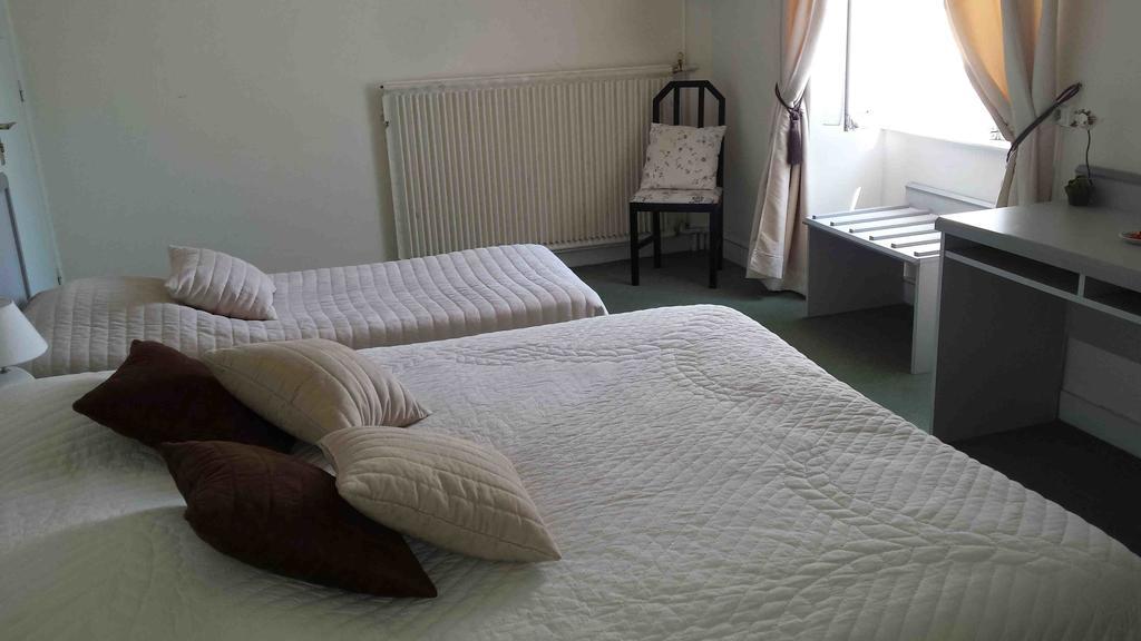 Grand Hotel De L'Etoile Courtenay  Room photo